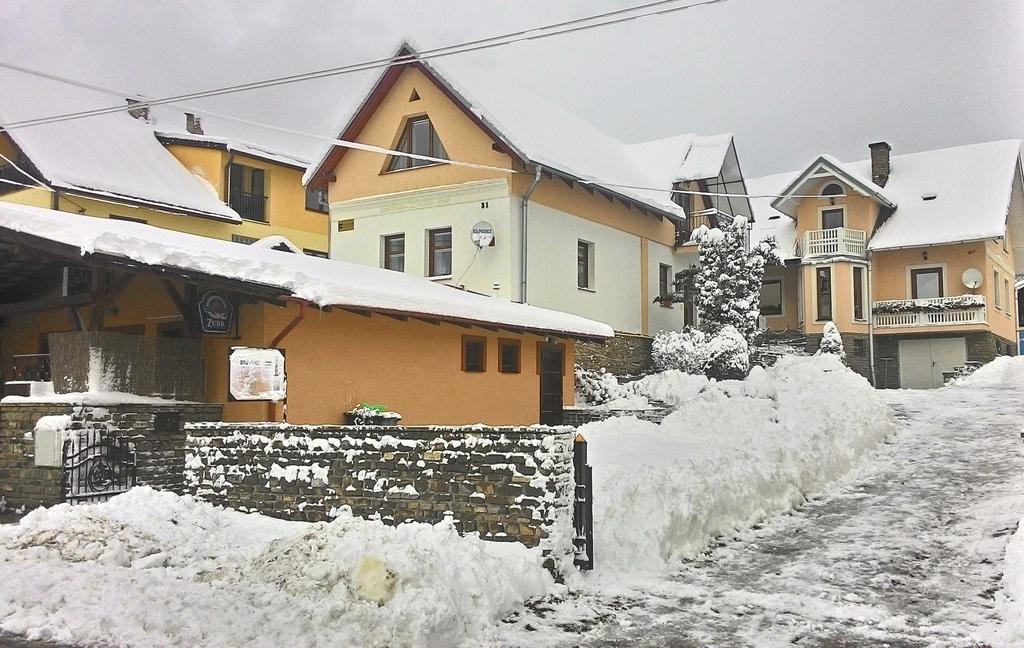Vila Dravce Luaran gambar